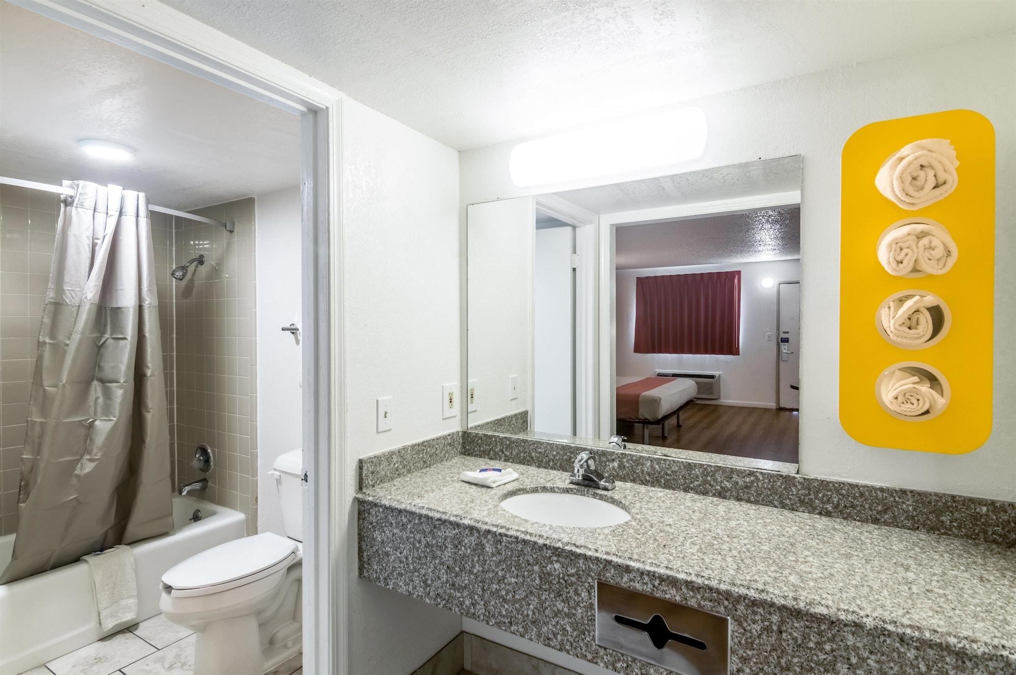 Motel 6-Clinton, Ok Екстер'єр фото